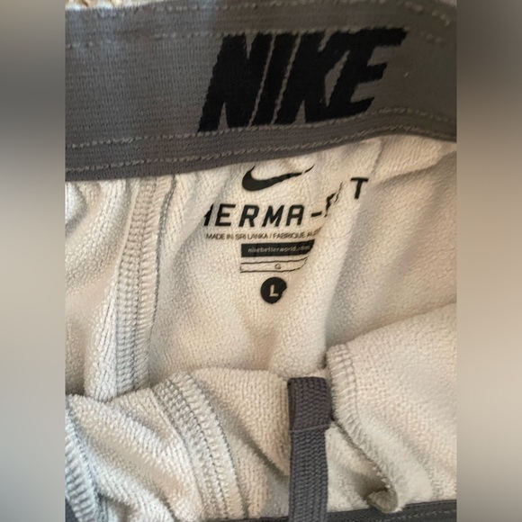 Nike ThermaFit Sweatpants - Picture 2 of 2